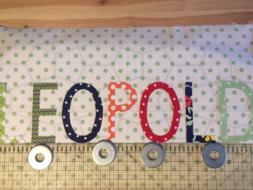Namenskissen Leopold Punkte weiß-grün 40x80