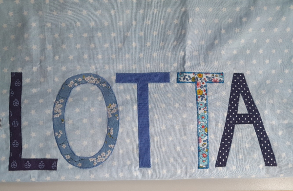 Namenskissen Lotta Sterne bleu 40x65